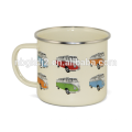 CANECA DE ESMALTE VW T1 BUS 500ml EM CAIXA DE PRESENTE - DESFILE / BEIGE